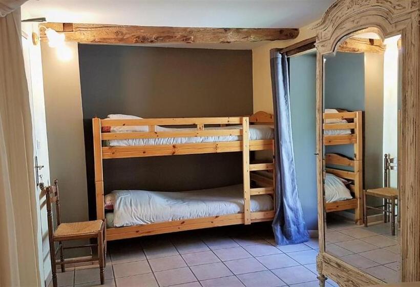 Четырехместный Номер Стандарт, La Jarbelle   Gîte Et Spa