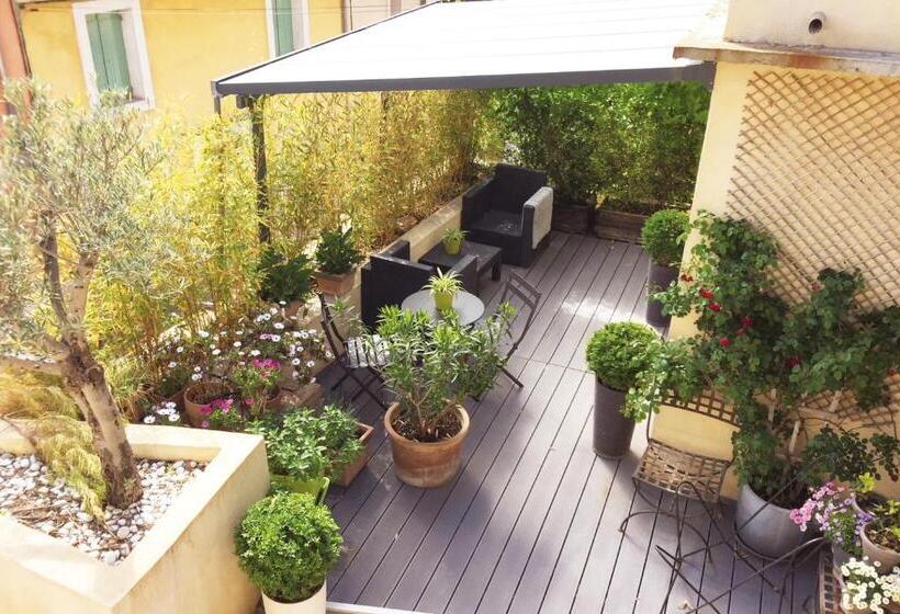 Студия Стандарт, Les Terrasses De Castelnau