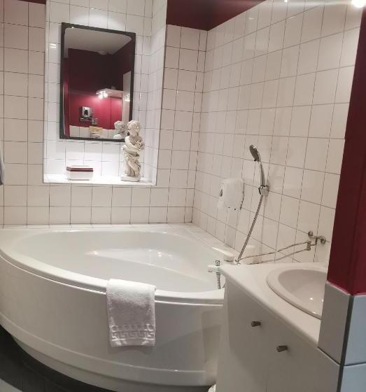 Номер Superior, Logis Hotel La Tourelle Du Beffroi