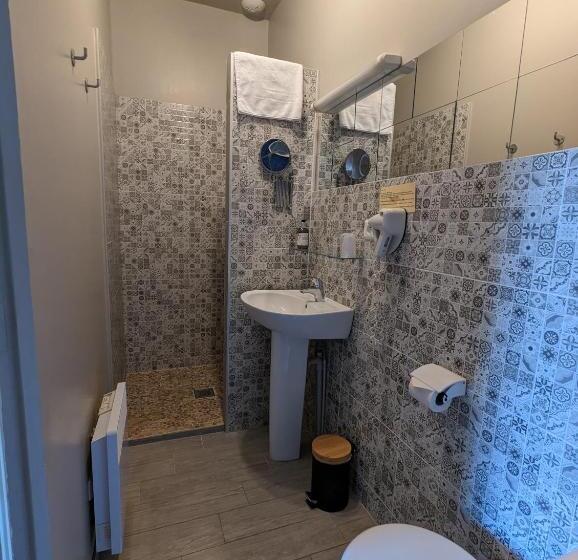 Семейный Номер, Logis Hotel La Tourelle Du Beffroi