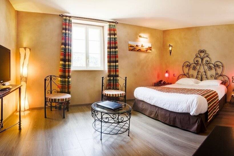 Номер Стандарт, Château De La Falque, The Originals Relais