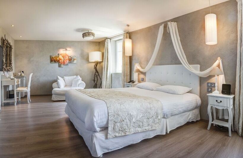 Полулюкс, Château De La Falque, The Originals Relais