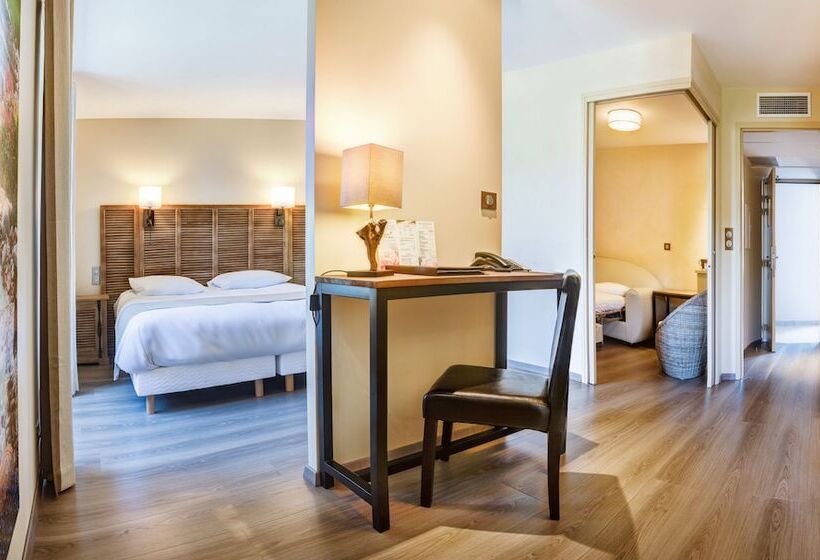 Family Suite, Château De La Falque, The Originals Relais