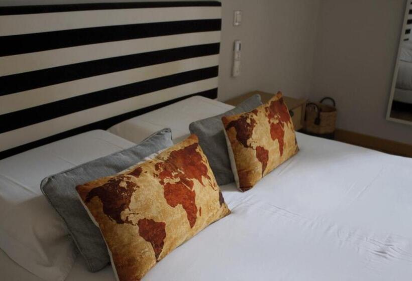 Номер Стандарт, Hôtel Absolu