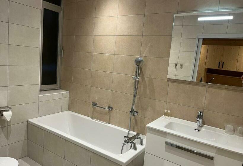 Номер Комфорт, Hôtel Le Grand Bec