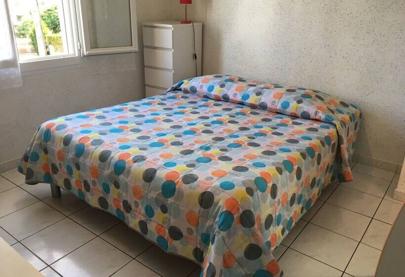 Студия Стандарт, Hôtel Résidence Les Flots