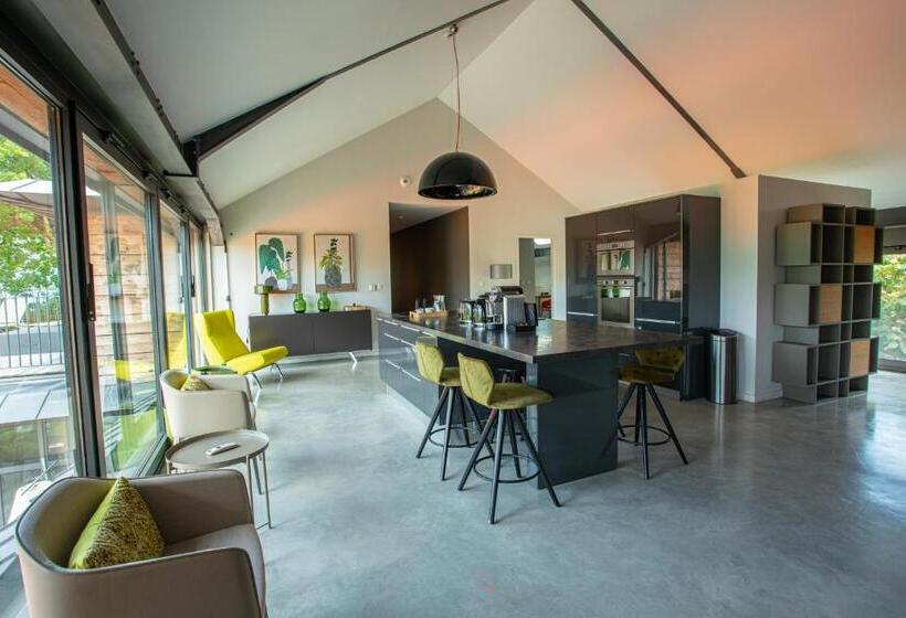 Номер Стандарт, Le Clos Marcel