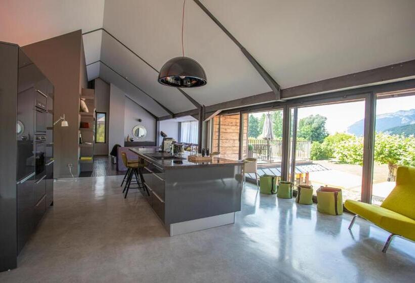 Номер Стандарт, Le Clos Marcel