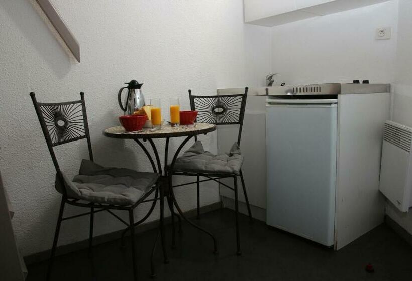 标准工作室, Motel Du Val André