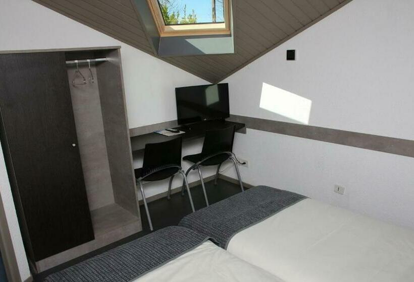 标准间, Motel Du Val André