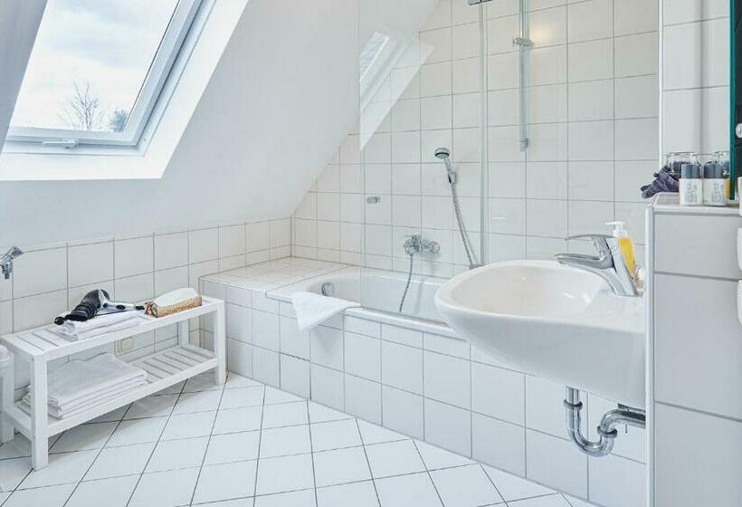 Номер Стандарт, Gutshotel Baron Knyphausen