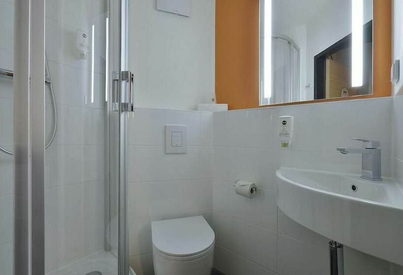 Номер Стандарт, B&b Hotel Freiburg Nord