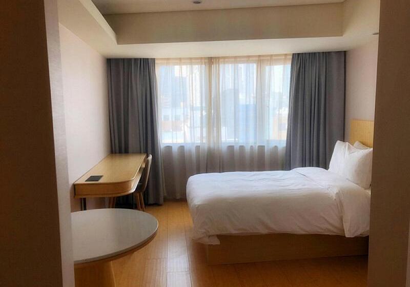 Номер Стандарт, B&b Hotel Freiburg Nord