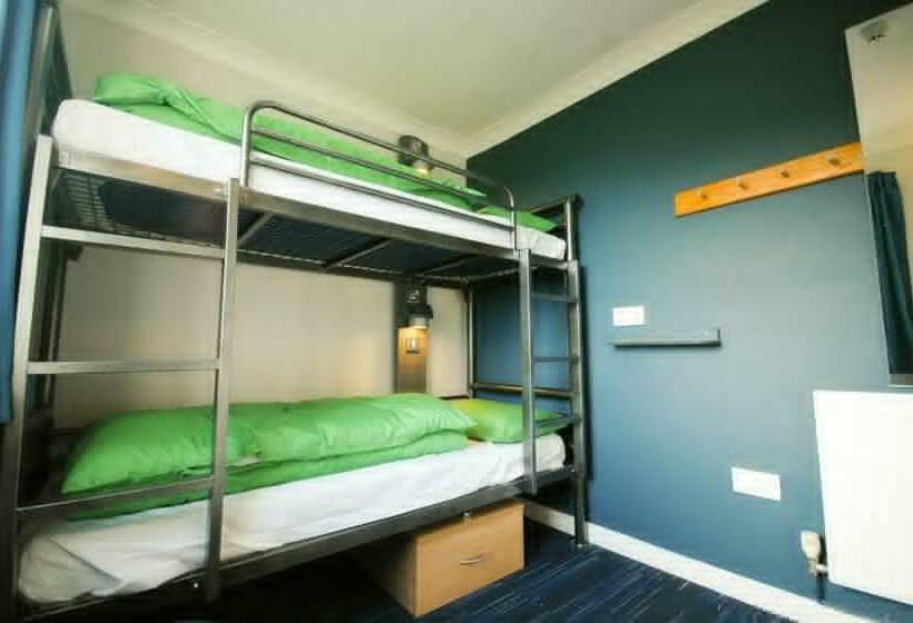 Кровать в Общей Комнате, Hostel Yha Poppit Sands