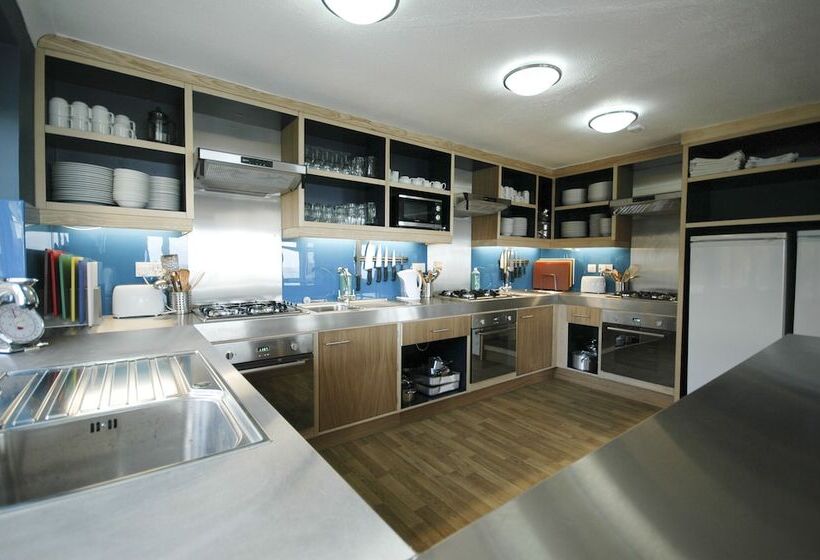 Кровать в Многоместном Номере с Общей Ванной, Hostel Yha Poppit Sands