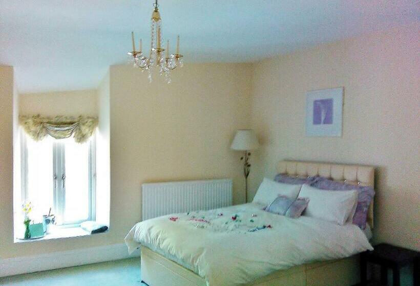 Семейный Номер, Pen Y Bont