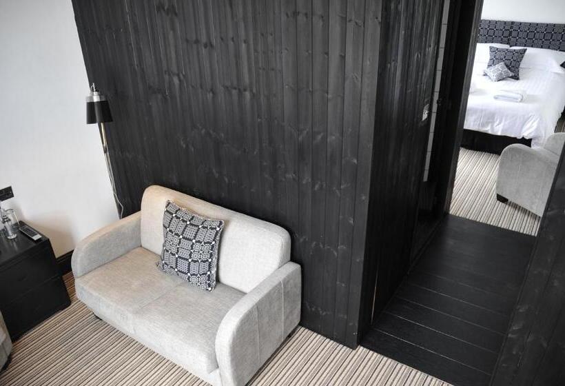 جناح, Greenbank Lodge Llangollen