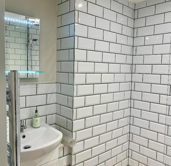Номер Стандарт Трехместный, The Beacons Guest House