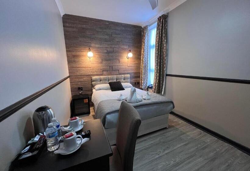 Номер Deluxe, The Commongate Hotels