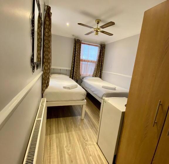 Номер Стандарт, The Commongate Hotels