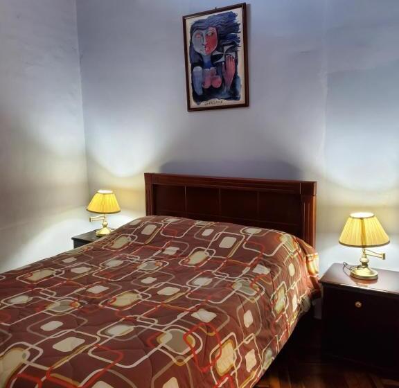 اتاق اکونومی, Hostal Juana De Arco