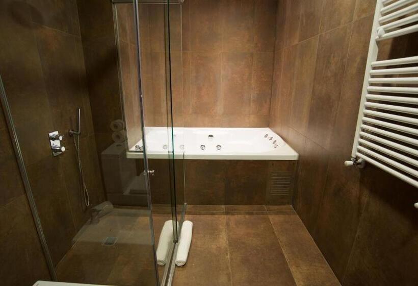 Standard Room with Hot Tub, Grand Hotel Caviahue