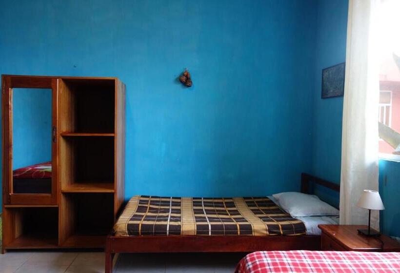 스탠다드 트리플 룸, Hostal Tena ñaui