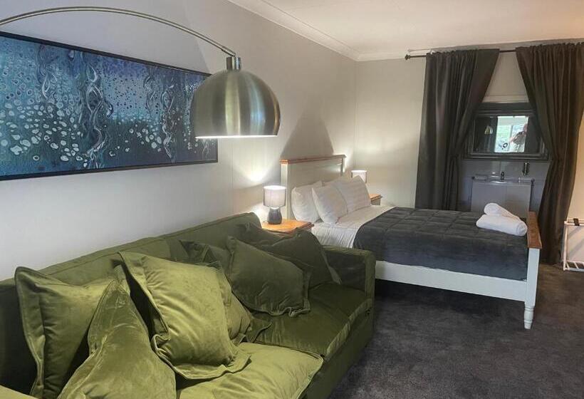 Номер Стандарт с Террасой, Cypress Bnb