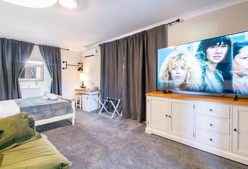 Номер Стандарт с Террасой, Cypress Bnb