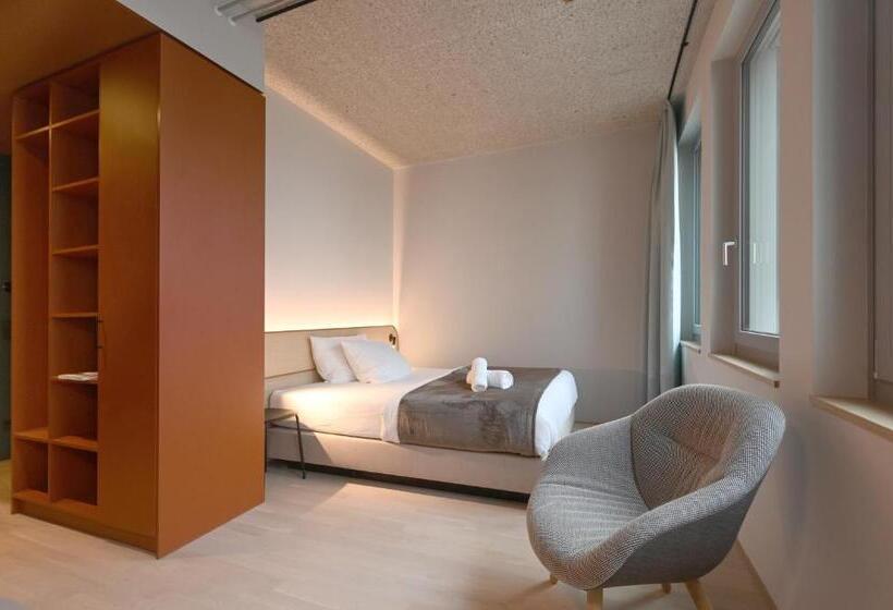 استودیوی استاندارد, Dein Apart München