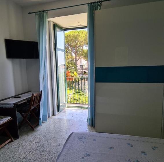 اتاق استاندارد با چشم‌انداز باغ, Palazzo Della Marra