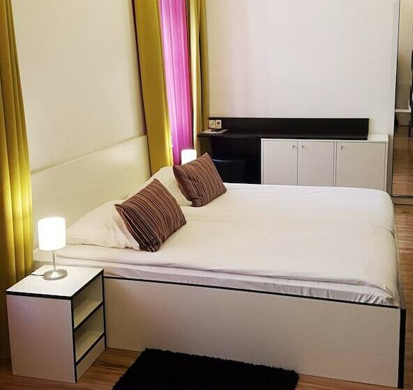 4인용 스탠다드 룸, Art Hotel Like
