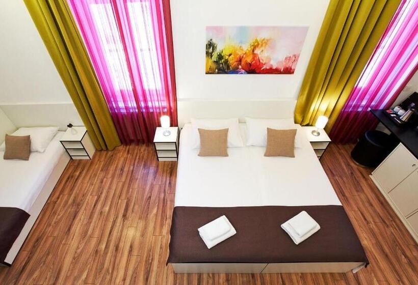 اتاق سوپریور سه تخته, Art Hotel Like