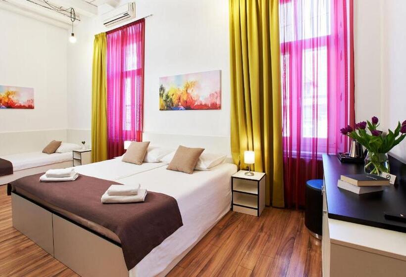 4인용 스탠다드 룸, Art Hotel Like
