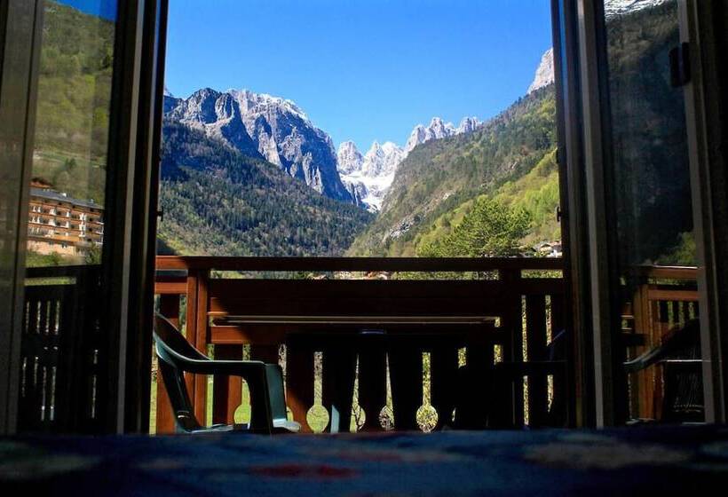 带阳台标准四人间, Garnì Lago Alpino