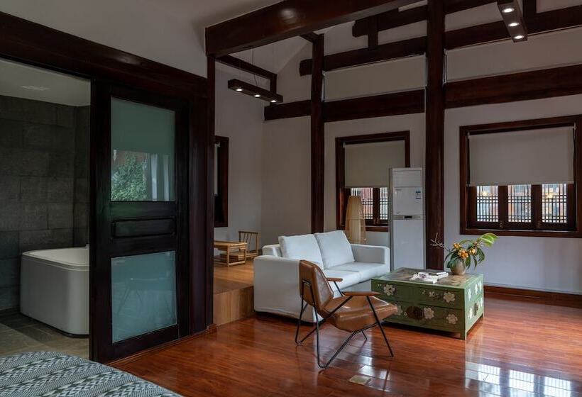 Номер Стандарт, Jun Bo Xuan Boutique