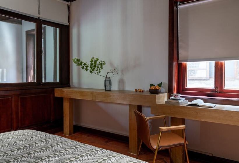 Номер Стандарт, Jun Bo Xuan Boutique