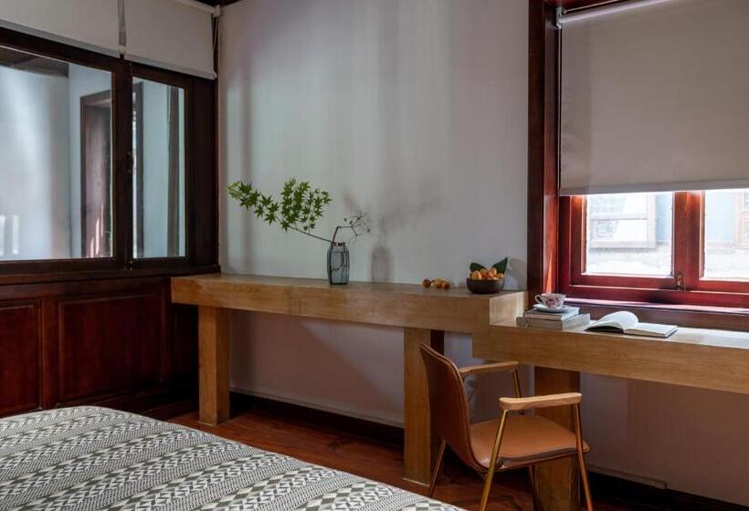 Номер Стандарт, Jun Bo Xuan Boutique