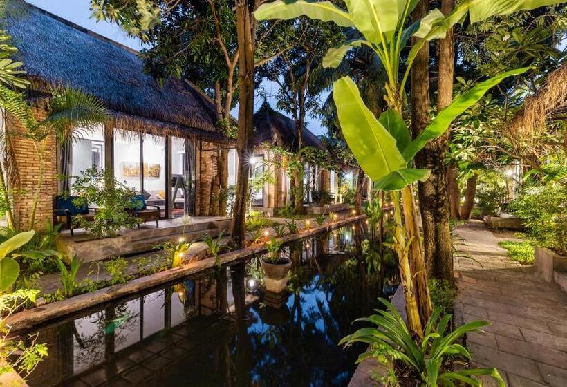 Номер Deluxe с Террасой, Maison Gen Angkor