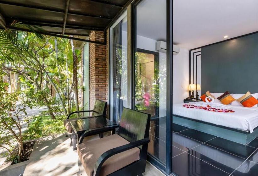 Номер Deluxe с Террасой, Maison Gen Angkor