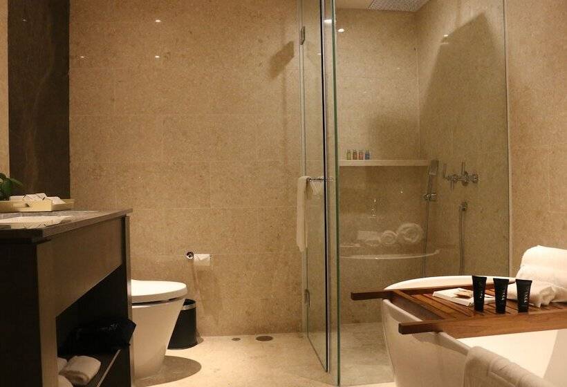 اتاق اجرایی با تخت بزرگ, Vasa Hotel Surabaya