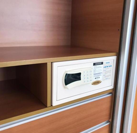 Люкс с Балконом, Unl Ate