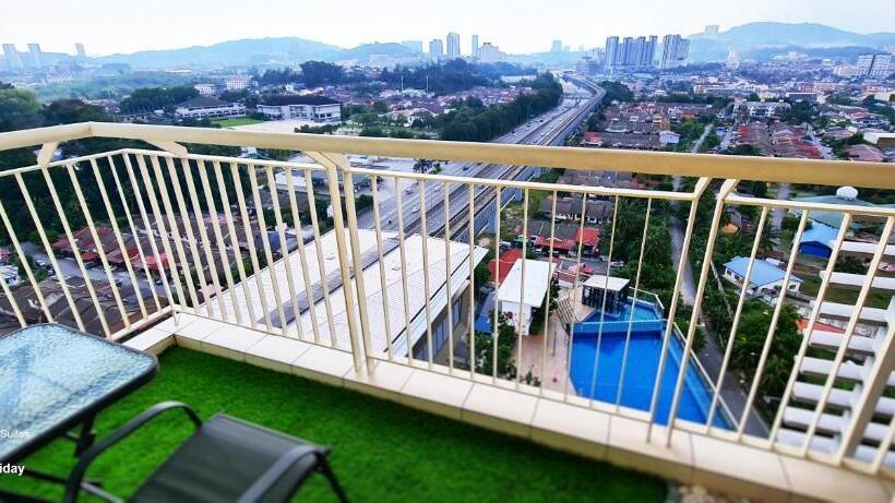 Люкс Вид на Бассейн, Mlh Premier Suites @ Saville Cheras