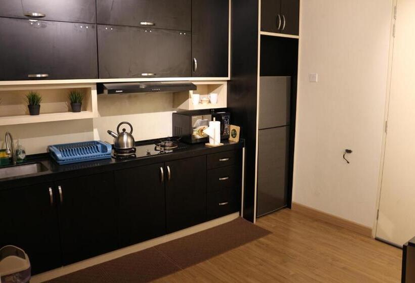 Люкс с Балконом, Mlh Premier Suites @ Saville Cheras