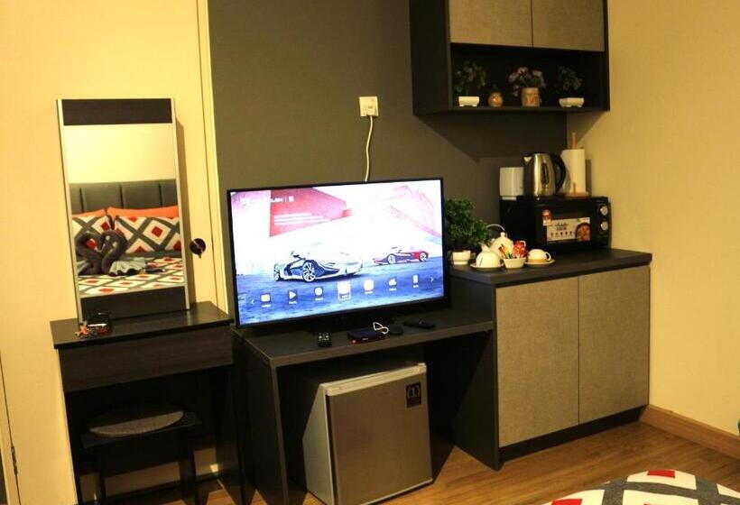 Студия Стандарт, Mlh Premier Suites @ Saville Cheras