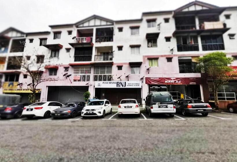استودیو خانوادگی, Studio Cameron Highlands Mikayla