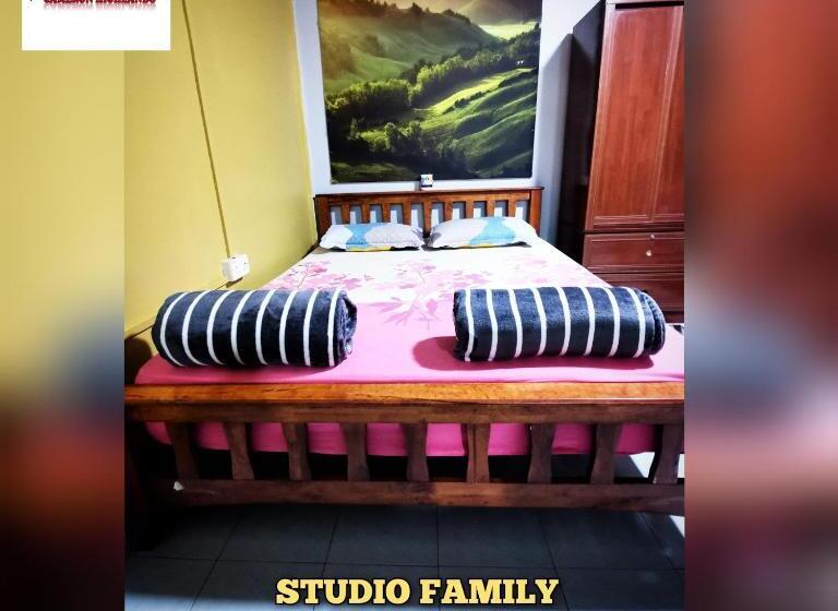 استودیو خانوادگی, Studio Cameron Highlands Mikayla