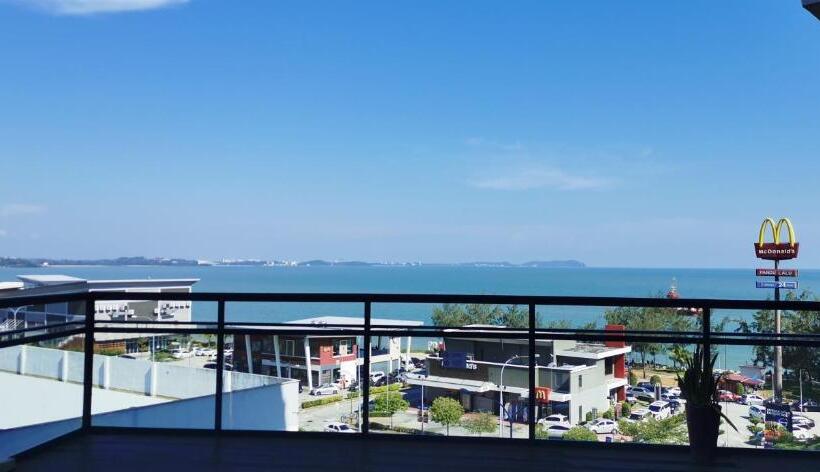 Люкс Вид на Море, Dwharf Seaview Executive Suit Portdickson