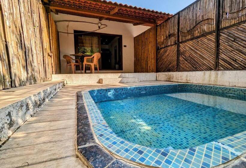Номер Deluxe, Sadanand Farmstay Resort