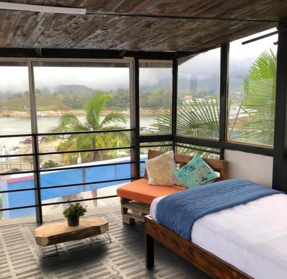 غرفة عائلية, Balcones Del Lago